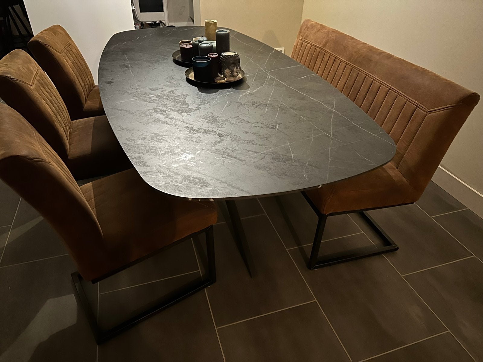 Eetbank en 3 stoelen - Cognag - hele set zonder tafel, Ophalen, Zo goed als nieuw, Metaal, Drie