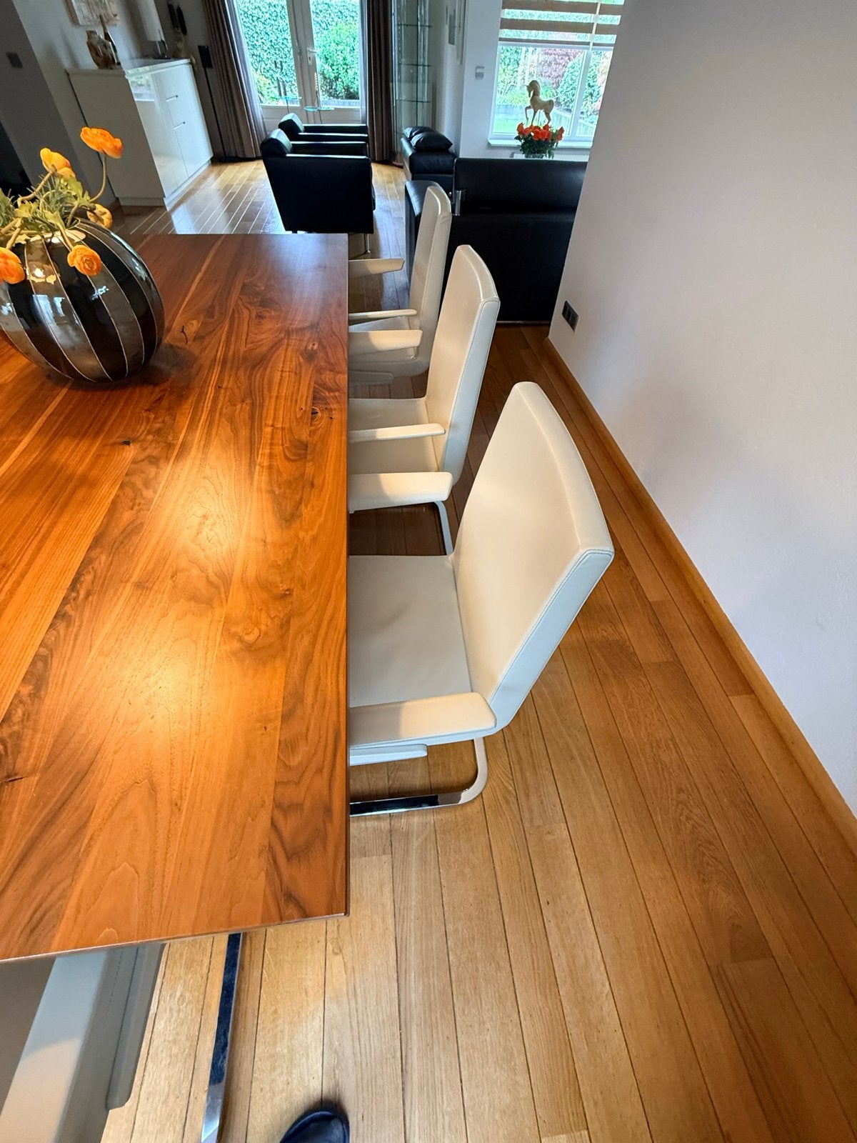 Rolf Benz eettafel 220 * 108 cm met 4 stoelen en zitbank, Huis en Inrichting, Ophalen, Zo goed als nieuw, Modern, 4 tot 6 stoelen