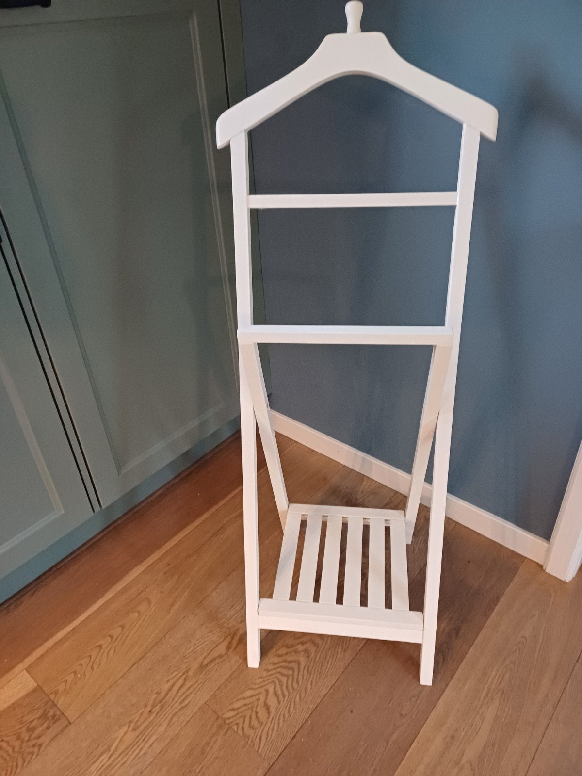Witte staande kledingrek, valet stand, Ophalen, Gebruikt, Hout