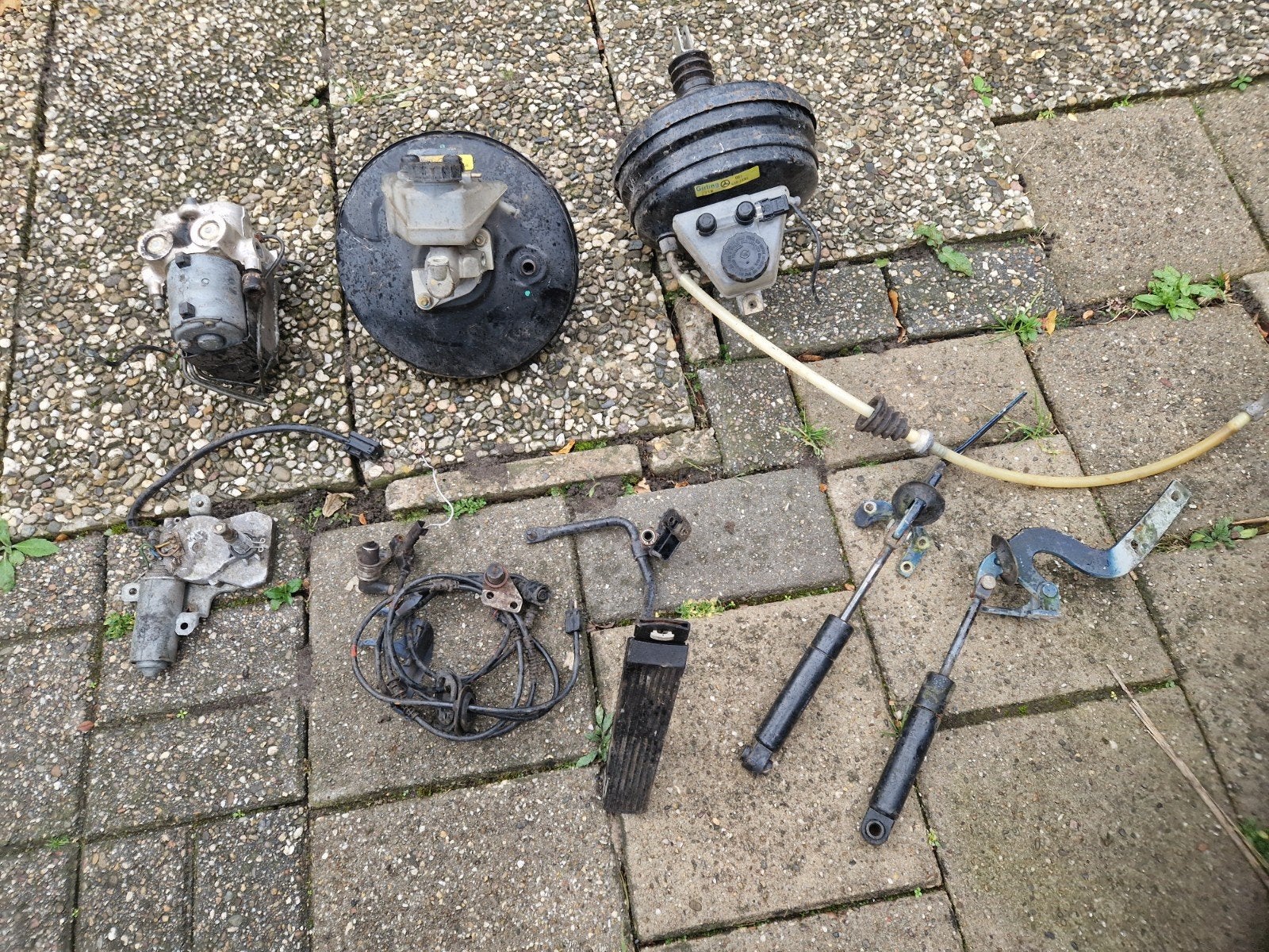 Mercedes Vacuum + Remcilinder verdeler, Ophalen
