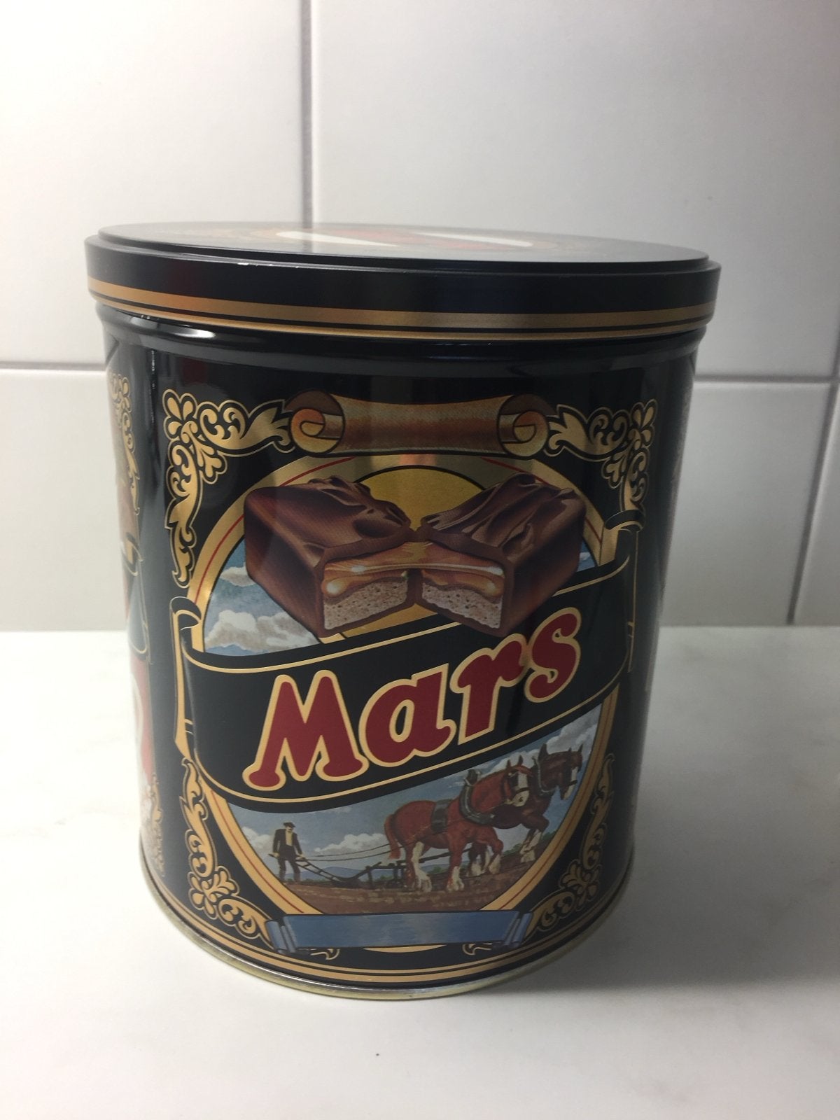Grote Marsblik - Vintage voorraadbus met nostalgische afbeel, Verzamelen, Blikken, Ophalen of Verzenden, Gebruikt, Koek(jes), Overige merken
