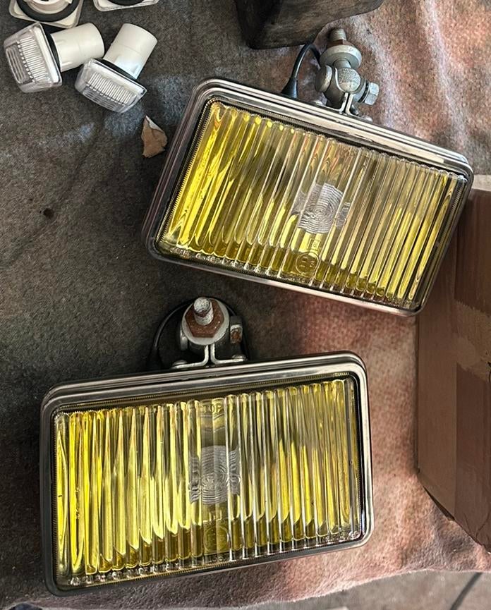 Ford granada 1978-1982 ghia mistlampbeugels mistlampen, Auto diversen, Ophalen of Verzenden, Zo goed als nieuw