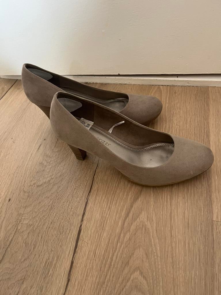 Beige pumps maat 39, Ophalen of Verzenden, Zo goed als nieuw, Beige
