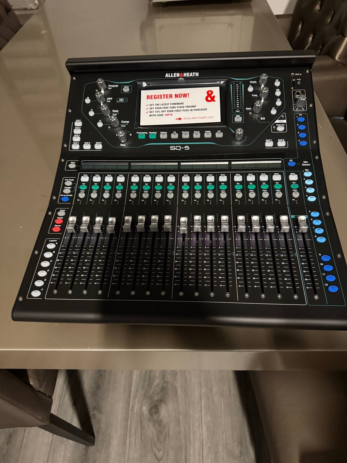 Allen & Heath SQ-5 Mengpaneel - Nieuw in doos, Ophalen of Verzenden, Nieuw, 20 kanalen of meer, Microfooningang