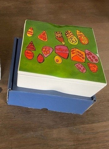 Koektrommel en kopje CWZ door Erica Carti Walter Jansen, Nieuw, Ophalen of Verzenden, Schaal of Schalen, Overige stijlen