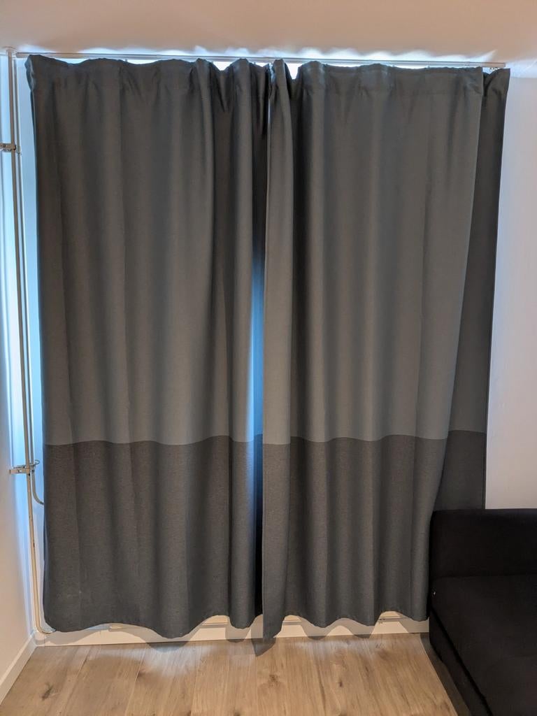 2 IKEA verduisterende gordijnen - 233x140cm, Ophalen, Gebruikt, 100 tot 150 cm, 200 cm of meer