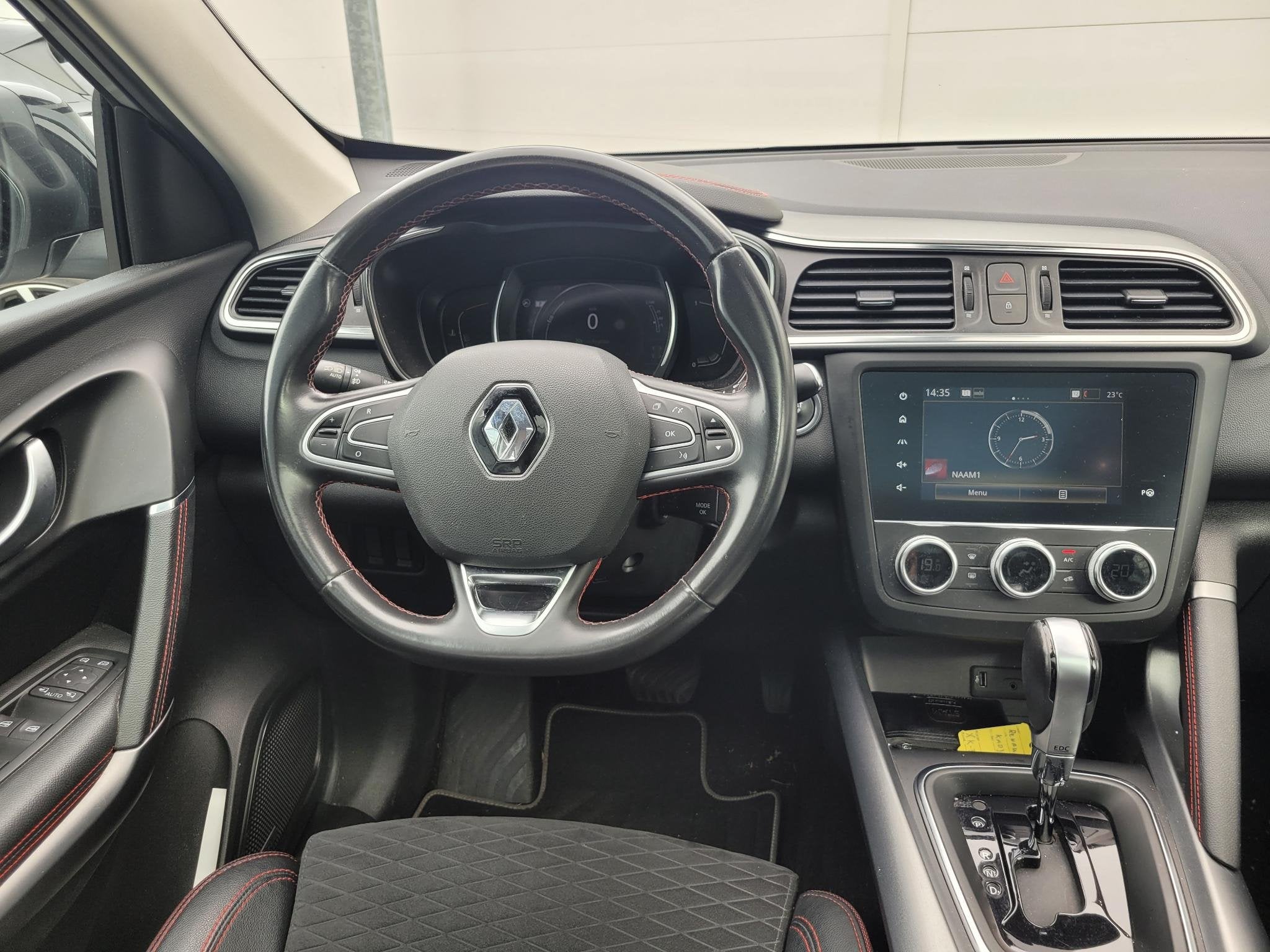 Renault Kadjar 1.3 TCe Black Edition | Automaat | Trekhaak |, Auto's, Kadjar, Gebruikt, 4 cilinders, Bedrijf
