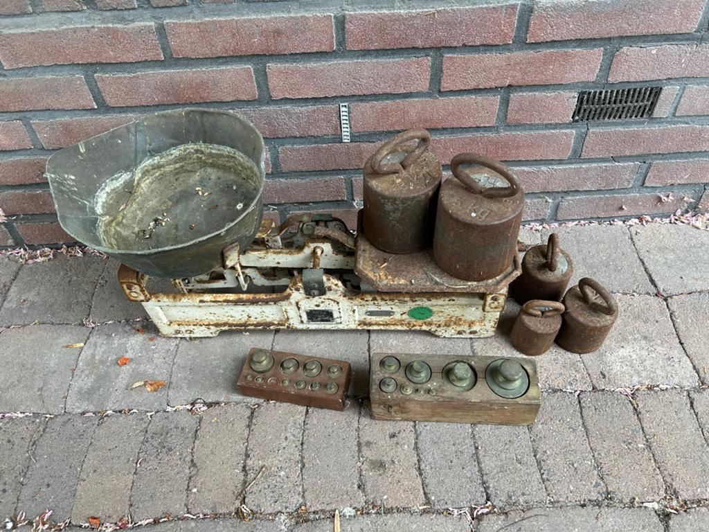 Antieke weegschaal met gewichten - Decoratief object, Ophalen