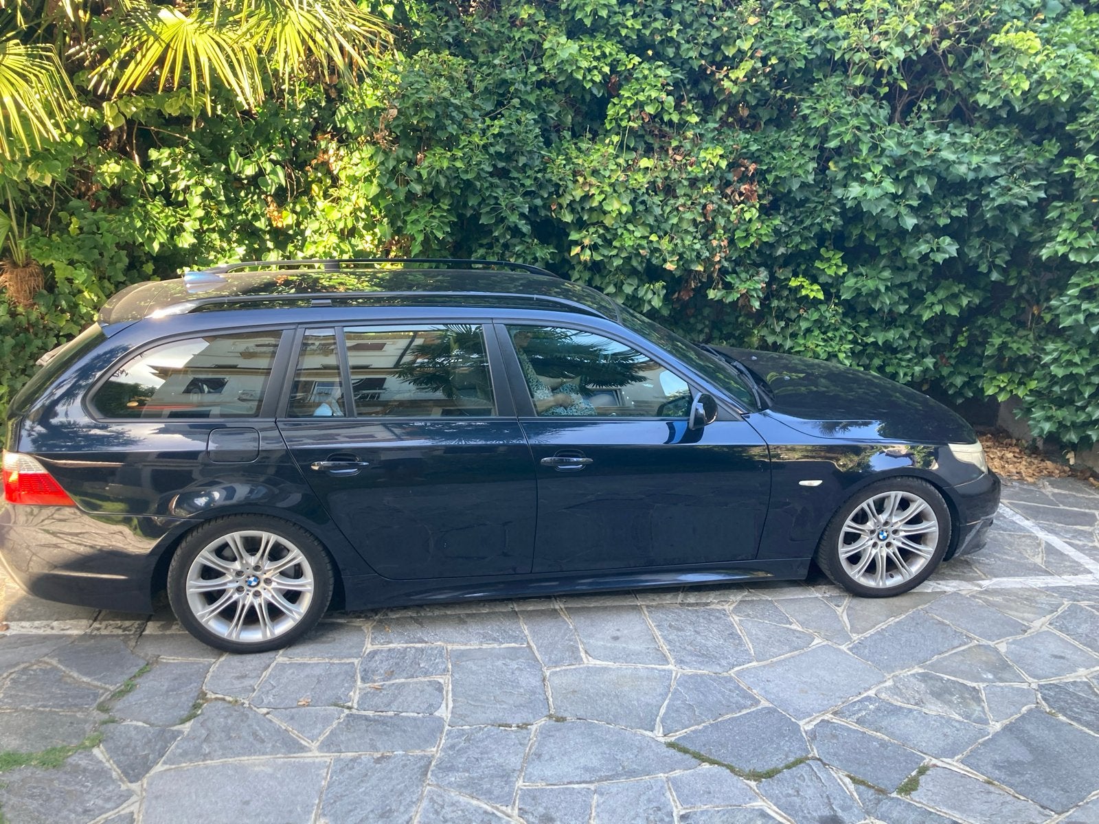 BMW 525 Touring N52 AUT 2006 M Zwart -218pk-183dkm-beurt, Auto's, Automaat, Achterwielaandrijving, 2497 cc, 2000 kg