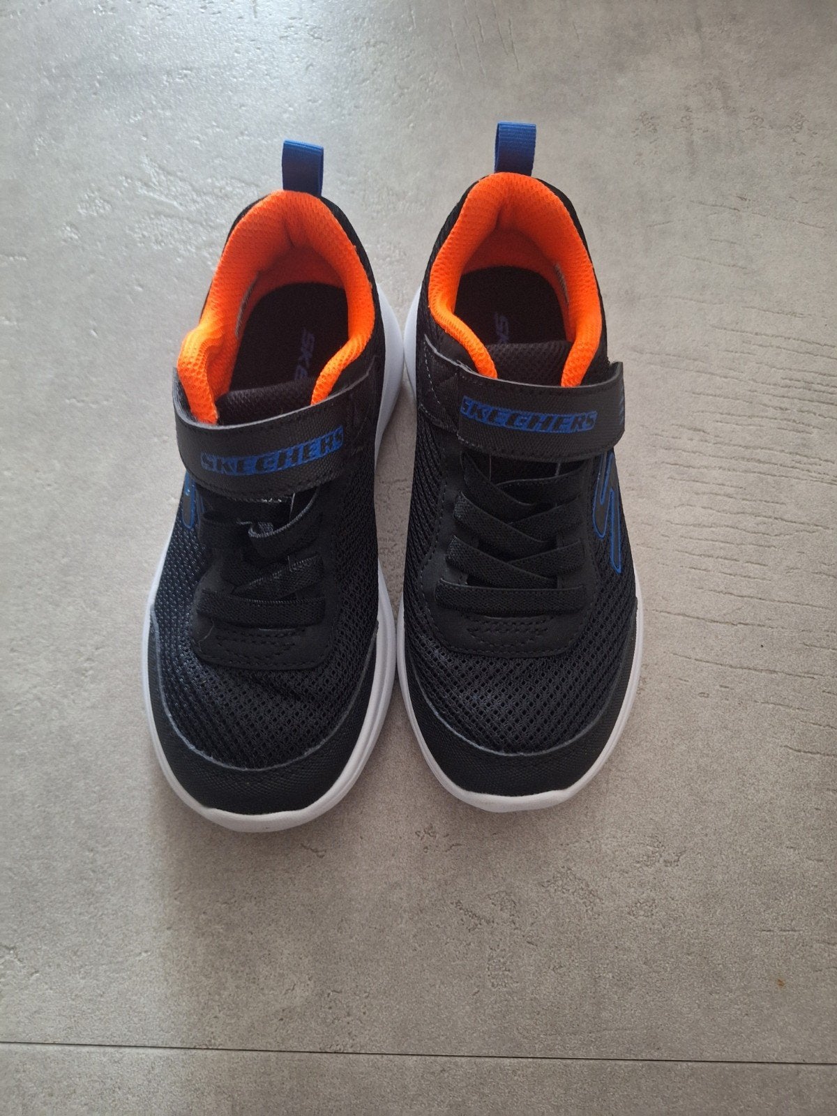 Zo goed als nieuwe Skechers  - Maat 30, Sportschoenen, Nieuw, Jongen, Skechers