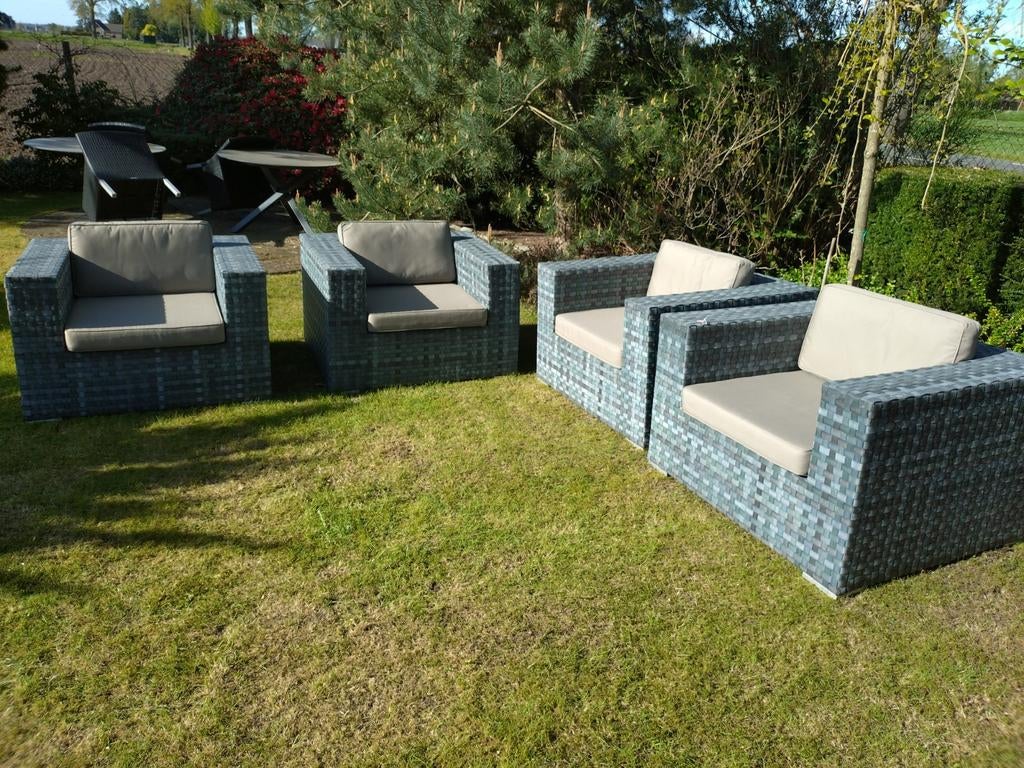 Set van 4 grote lounge fauteuils . Manifesto XXL, Ophalen, 4 zitplaatsen, Kunststof, Gebruikt