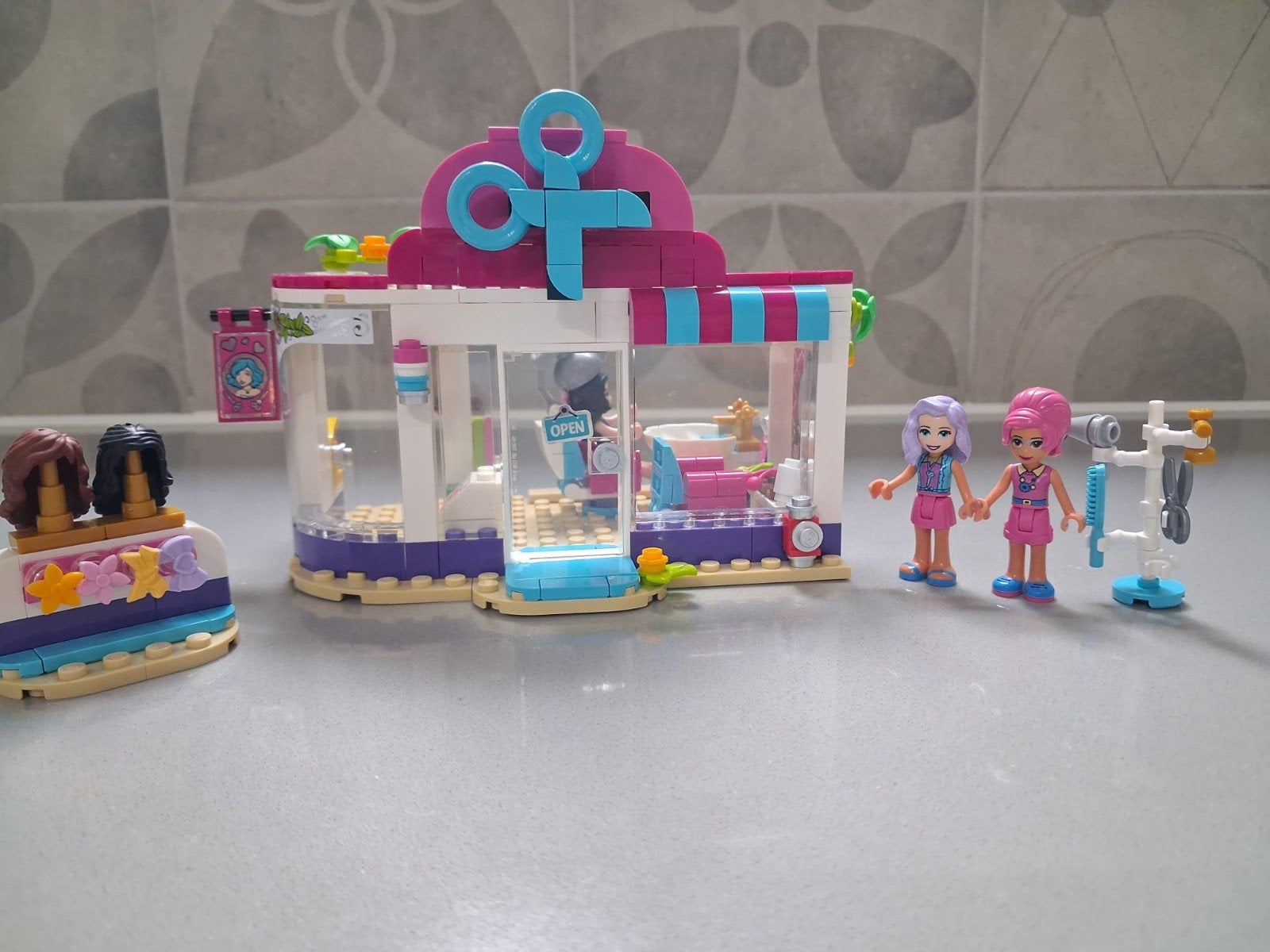 lego friends kapper 41391 + extra haaren, Lego, Friends, Zo goed als nieuw, Complete set