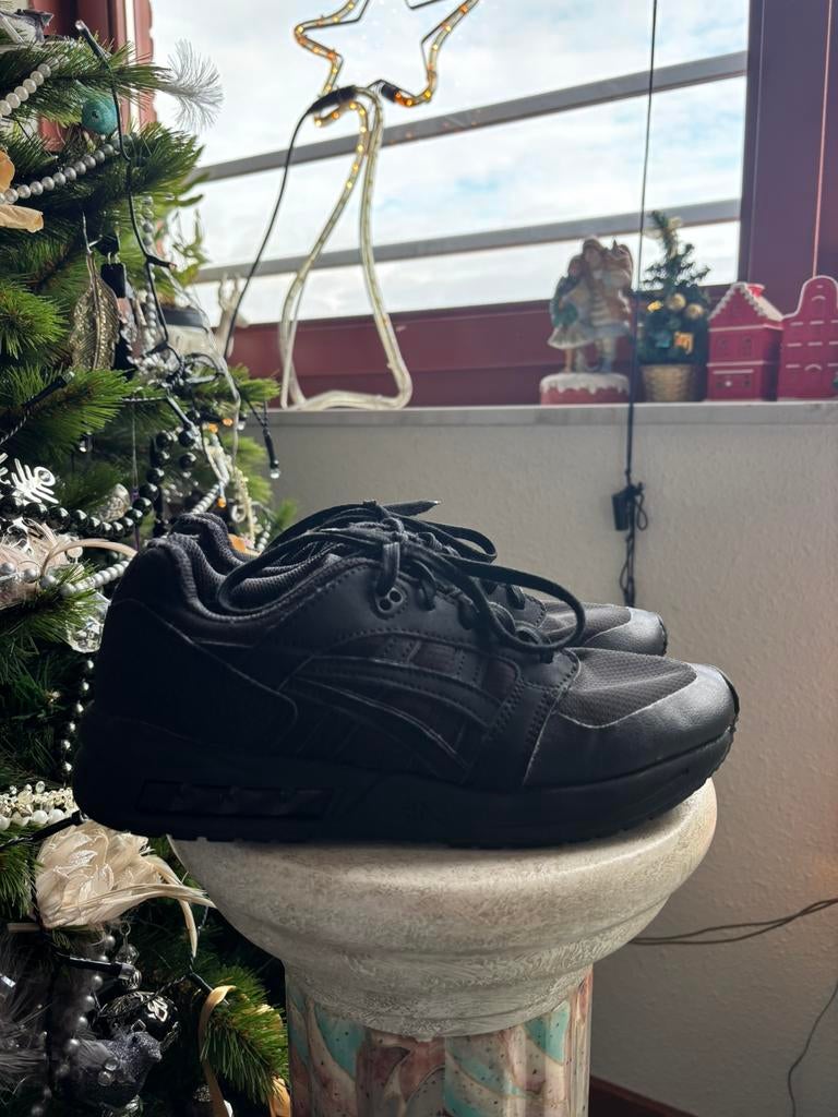 Asics, Zwart, Ophalen of Verzenden, Sneakers of Gympen, Zo goed als nieuw
