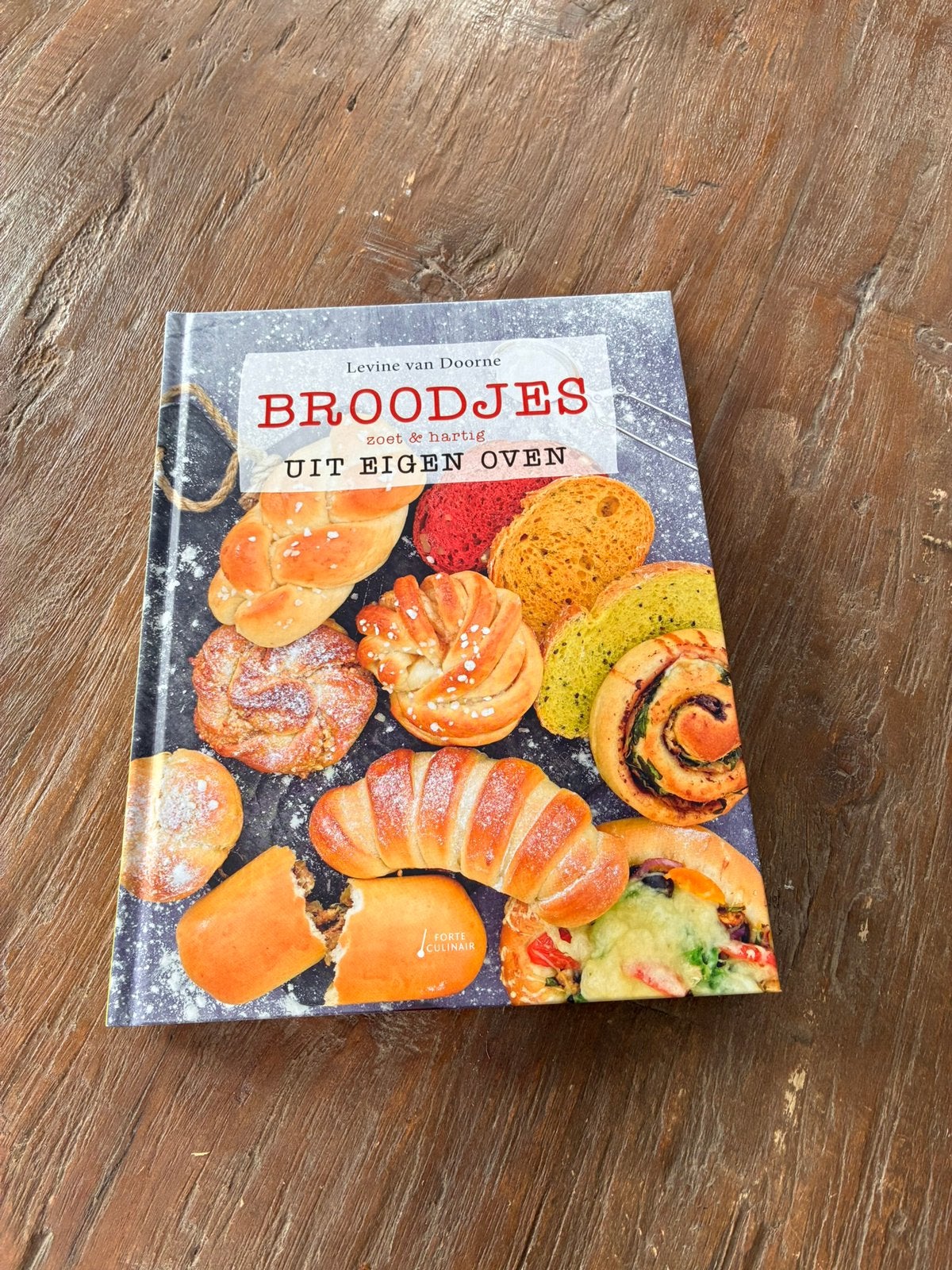 Kookboek Broodjes uit eigen oven van Levine van Doorne, Ophalen of Verzenden, Zo goed als nieuw