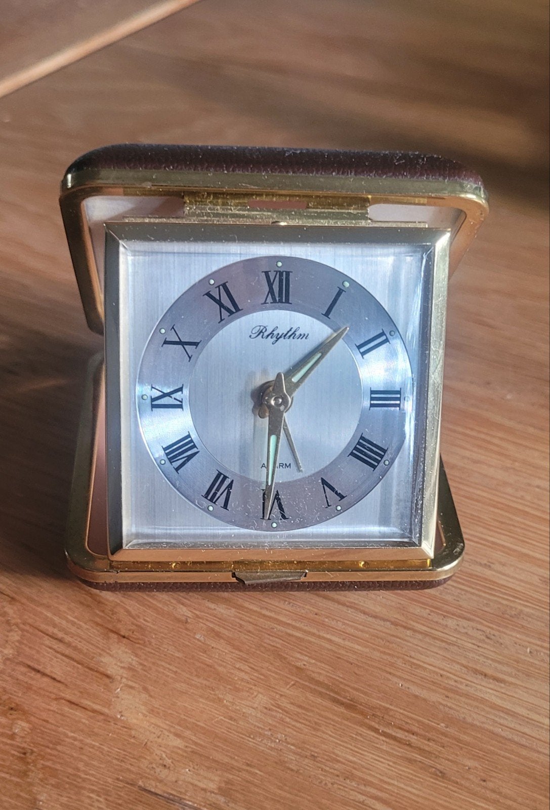Mooie Vintage reiswekker van Rhythm in Bruine stevige koker, Ophalen of Verzenden