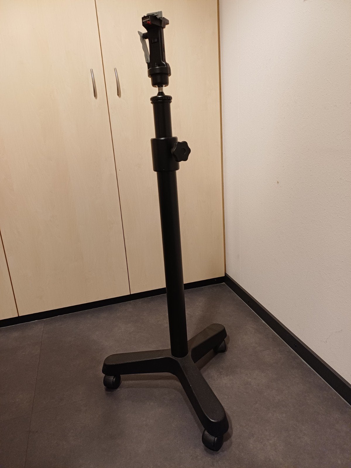 Manfrotto Model 222 Statiefkop met Statief op wielen, Ophalen, Gebruikt, Met waterpas, Statiefkop