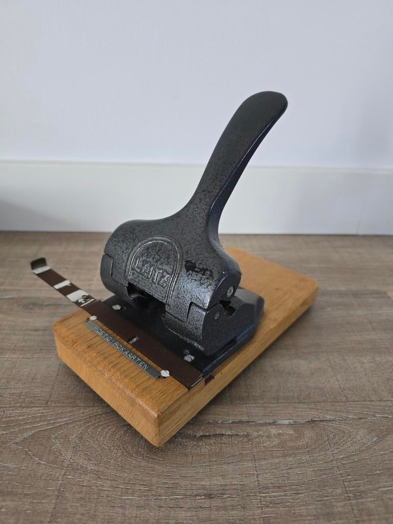 Prachtige echte antieke grote zware LEITZ perforator €20, Antiek en Kunst, Ophalen of Verzenden
