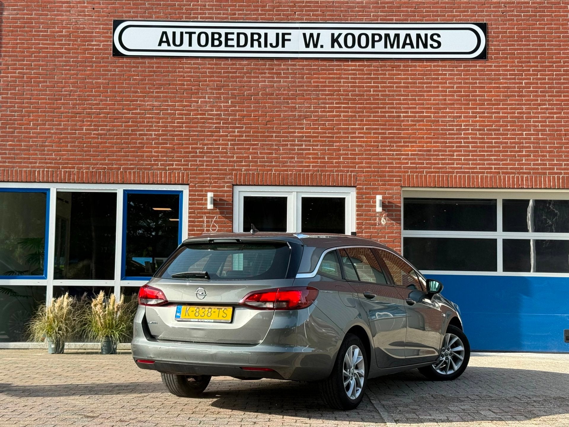 Opel Astra Sports Tourer 1.2 Business Elegance, Auto's, Dealer onderhouden, Gebruikt, 1199 cc, Handgeschakeld