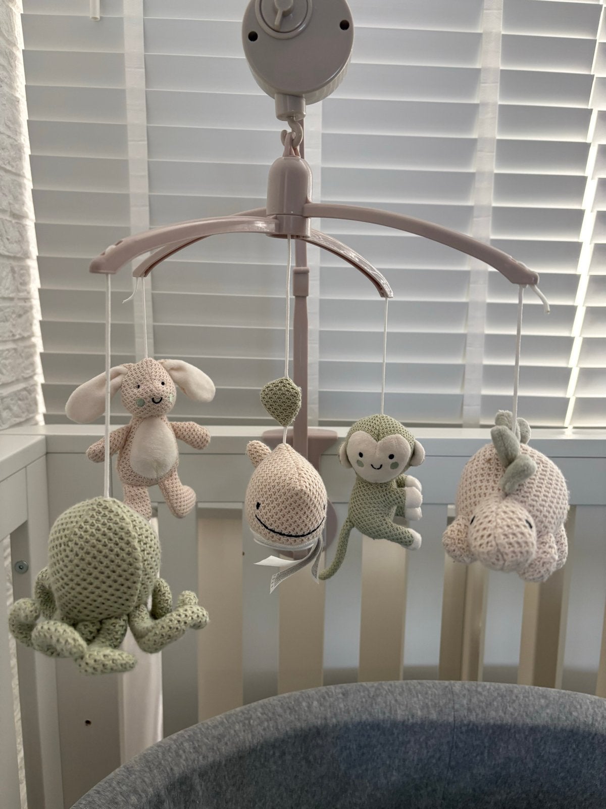 Muziek Mobiel met Gehaakte Dieren voor Babybedje, Ophalen, Zo goed als nieuw, Mobiel, Met geluid