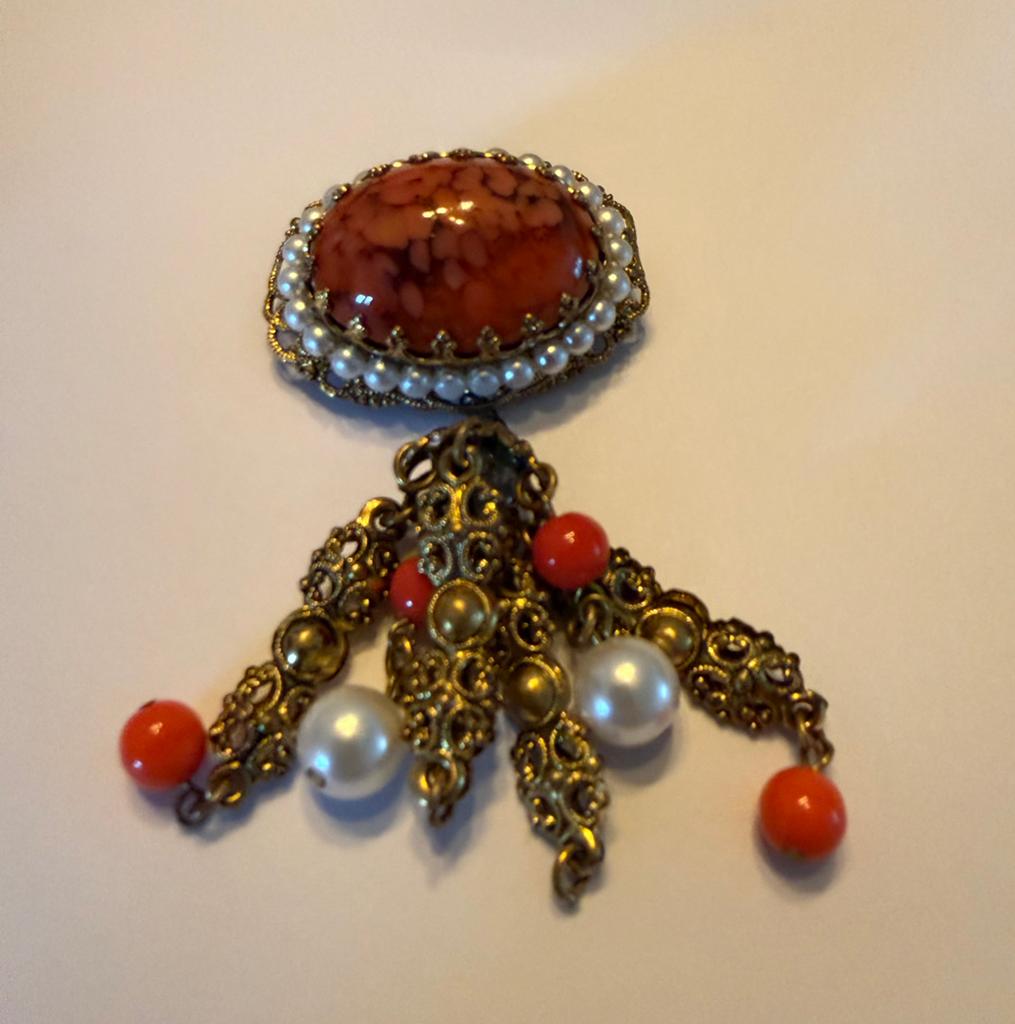 Vintage Broche met Parels - 8cm lang, 3,5cm breed, Overige materialen, Gebruikt, Ophalen of Verzenden, 7 tot 10 cm