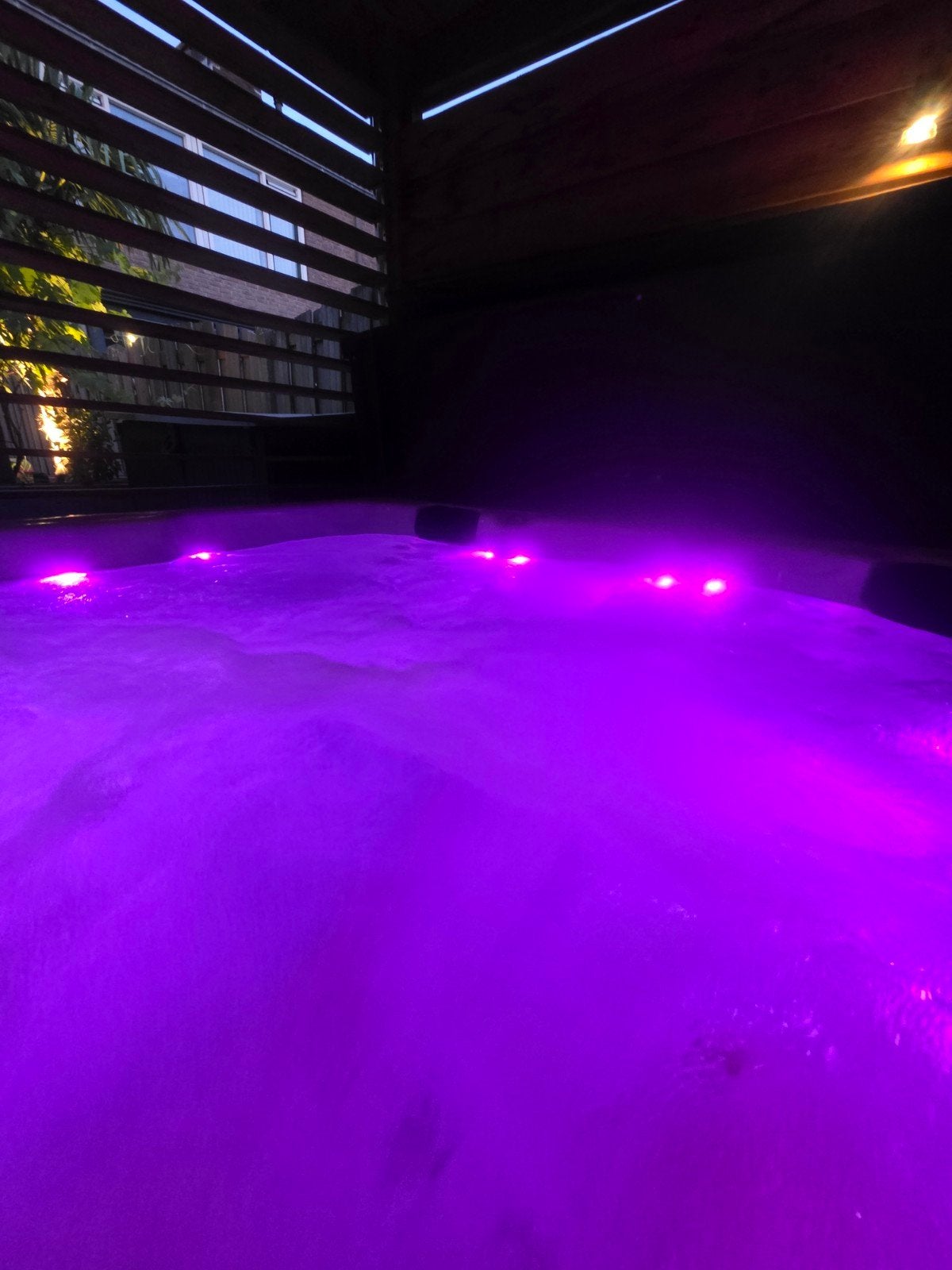 Mooie goedwerkende jacuzzi te koop, Tuin en Terras, Ophalen, Zo goed als nieuw, Afdekzeil, Vast