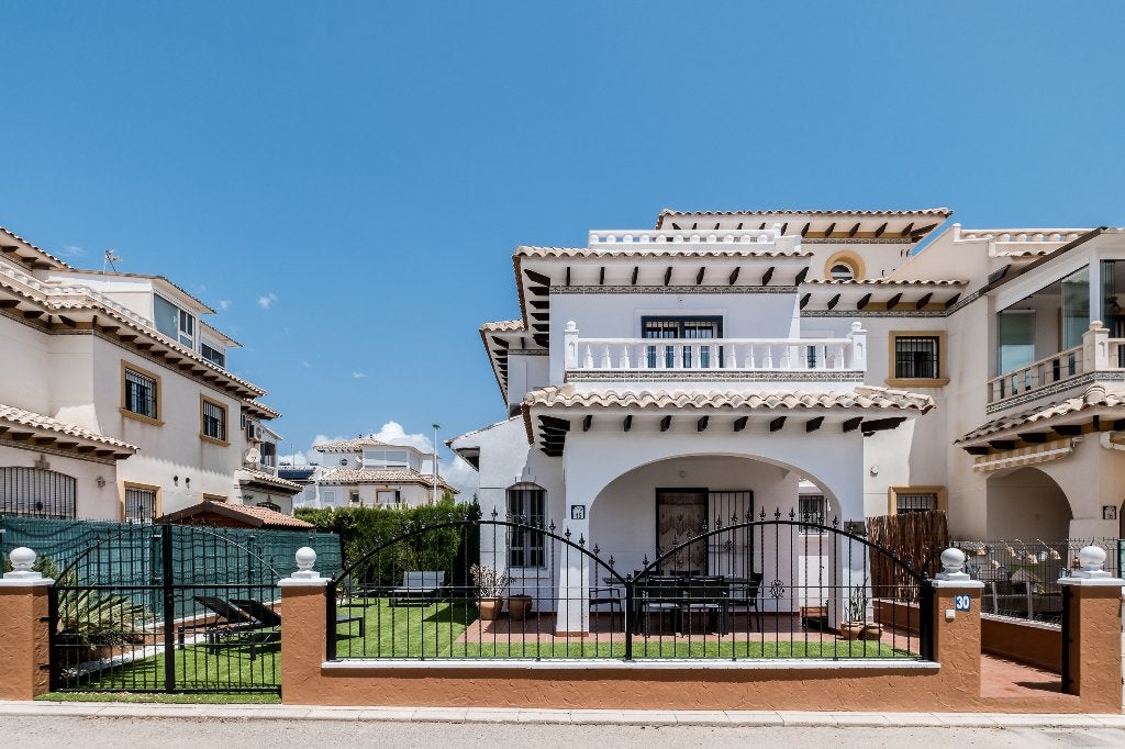 WONING LA MARINA EL PINET ALICANTE COSTA BLANCA AAN ZEE, Dorp, 2 slaapkamers, Overige typen, Costa Blanca