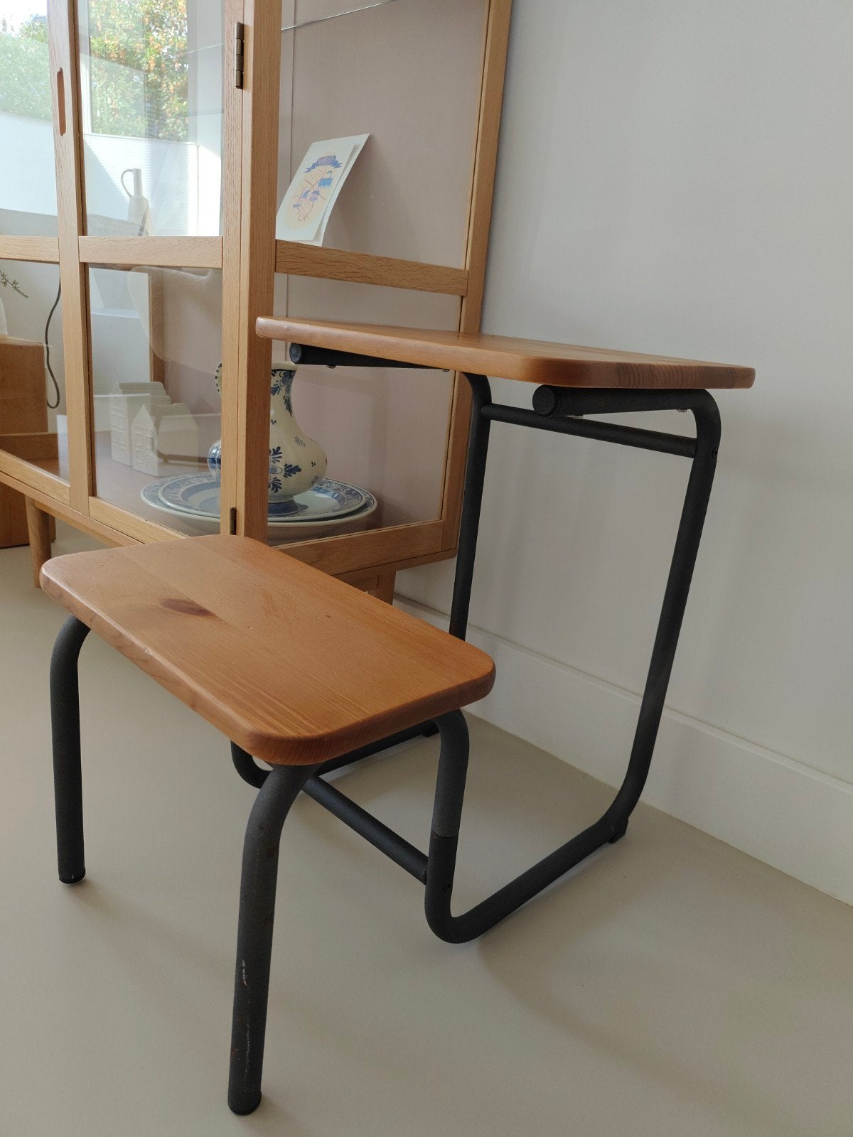 Kinder school setje bankje retro stijl (of planten tafeltje), Ophalen, Gebruikt, Rechthoekig, Minder dan 50 cm