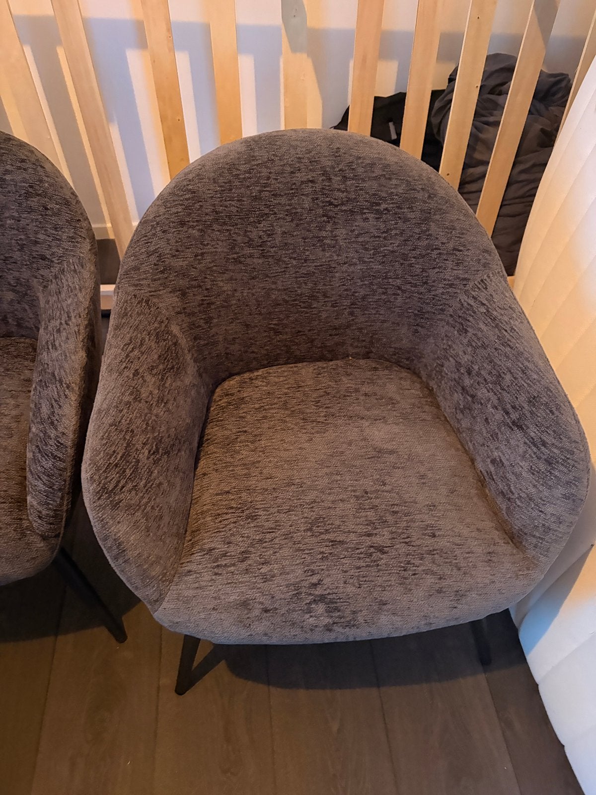 Twee zo goed als nieuwe grijze fauteuils van Kwantum, Ophalen, Zo goed als nieuw, Stof