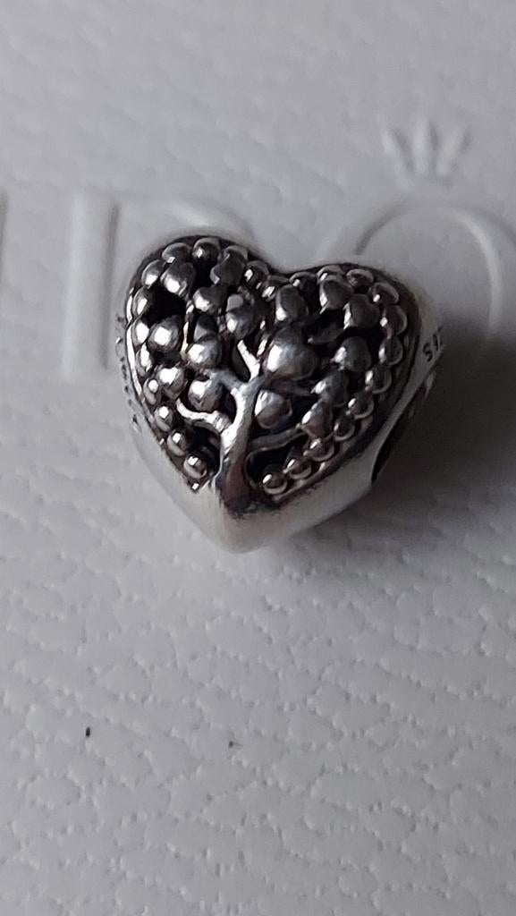 Originele Pandora zilveren bedel hart familie levensboom, Ophalen of Verzenden, Zo goed als nieuw, Zilver, Pandora