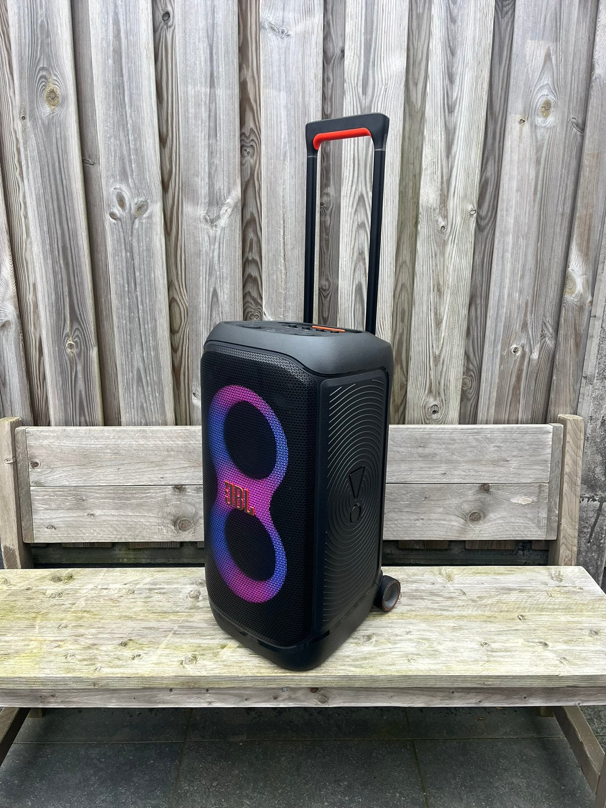 Foto 3 van Te Huur JBL Partyboxen 320