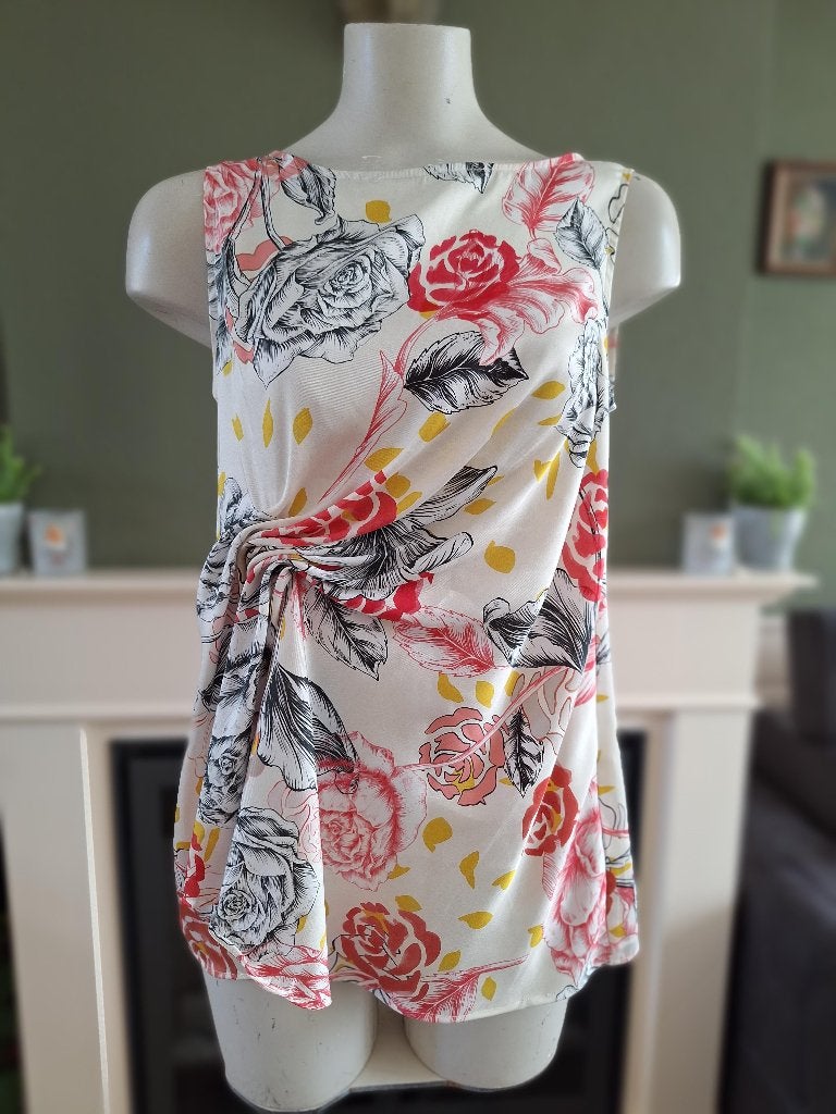 Maliparmi crème top IT 42 NL 38, Kleding | Dames, Maat 38/40 (M), Zo goed als nieuw, Zonder mouw, Maliparmi