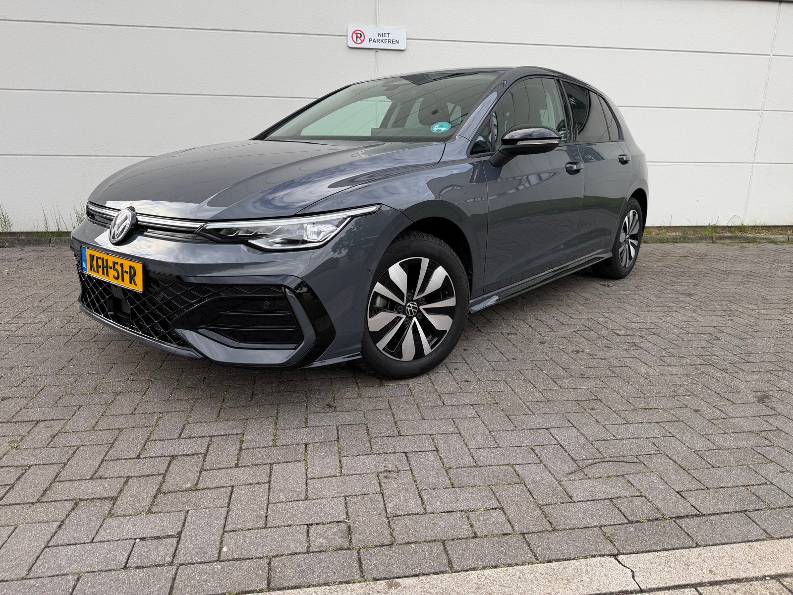Volkswagen Golf 8.5 r.line 1.5 Etsi 150pk Dsg-7 2025 Grijs, 4 cilinders, Leder en Stof, Bedrijf, 19 km/l