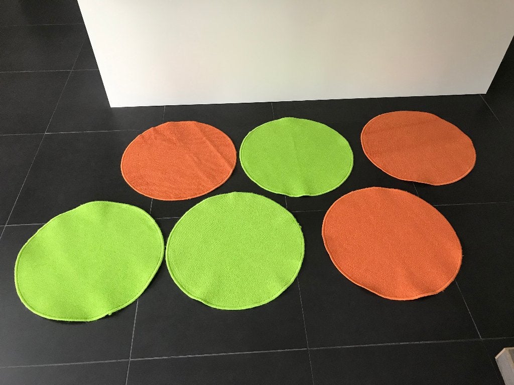 1 ronde oranje tapijt karpet en 3 ronde groene tapijten, 50 tot 100 cm, Rond, Groen, Zo goed als nieuw
