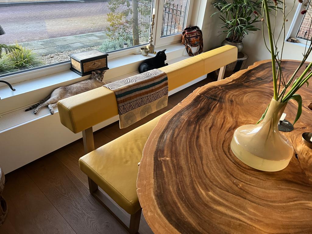 Design leren eetbank met houten onderstel, Huis en Inrichting, Banken | Bankstellen, Ophalen, Minder dan 75 cm, 150 tot 200 cm