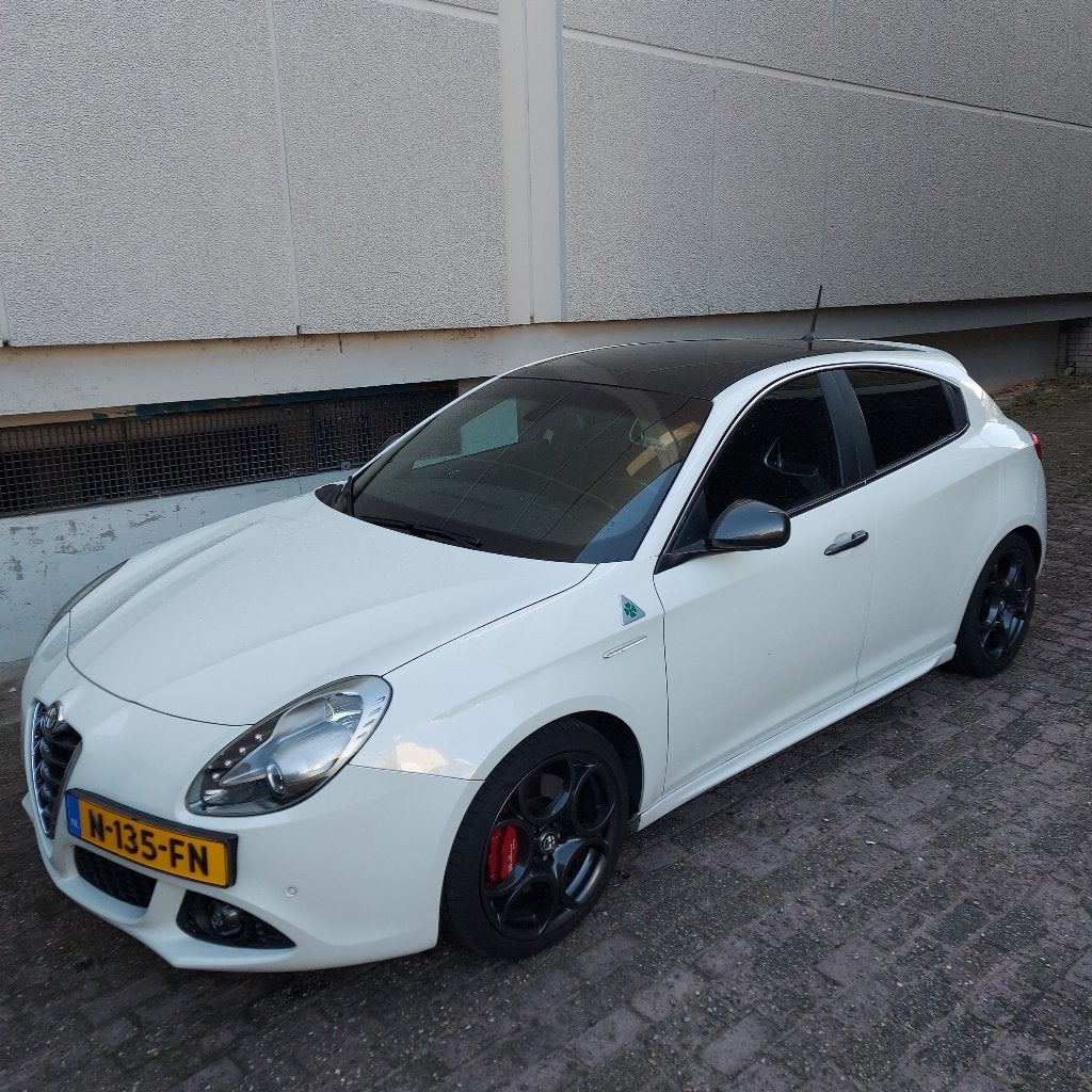 Alfa Romeo Giulietta 1.750 TBi 241pk TCT Quadrifoglio Verde, Auto's, 4 cilinders, Wit, 14 km/l, Particulier