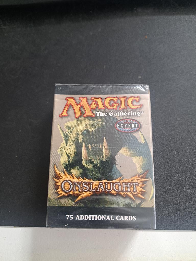 Onslaught Tournament pack, Ophalen of Verzenden, Nieuw, Starterdeck, Foil