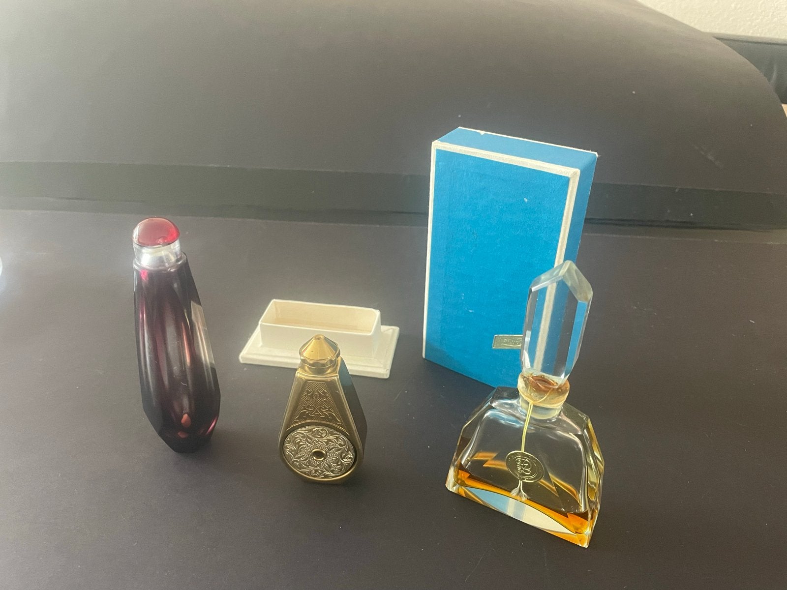 2 parfumflesjes 1 parfum verstuiver, Ophalen of Verzenden, Parfumfles