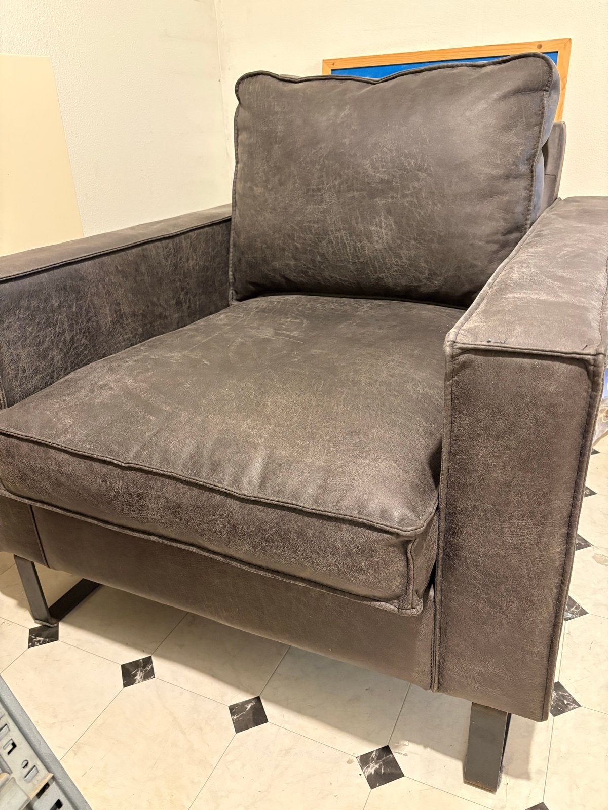 Comfortabele fauteuil - Donkergrijs, Ophalen, Gebruikt, Stof, 75 tot 100 cm