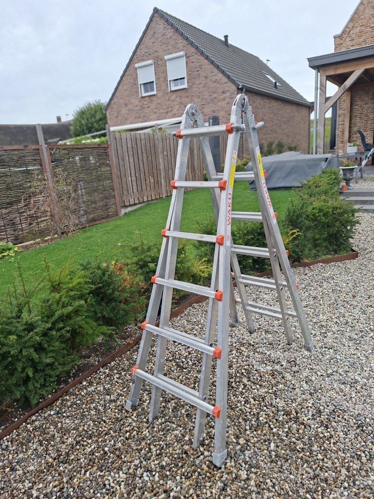 Waku trap - Max. werkhoogte 630cm, Doe-het-zelf en Verbouw, Ladders en Trappen, Ophalen, Zo goed als nieuw, Trap, 4 meter of meer