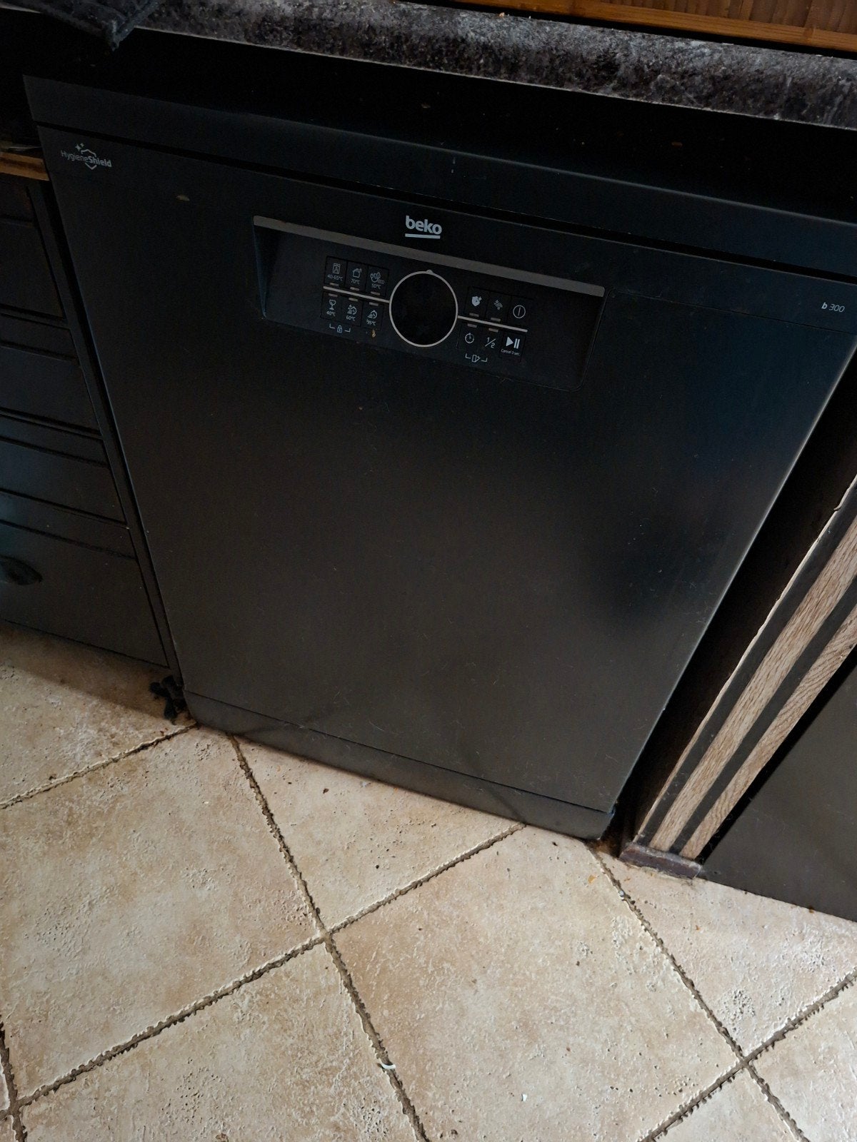 Beko Vrijstaande Zwarte Vaatwasser - 2 jaar oud, Witgoed en Apparatuur, Vaatwasmachines, Ophalen, Gebruikt, 60 cm of meer, Vrijstaand