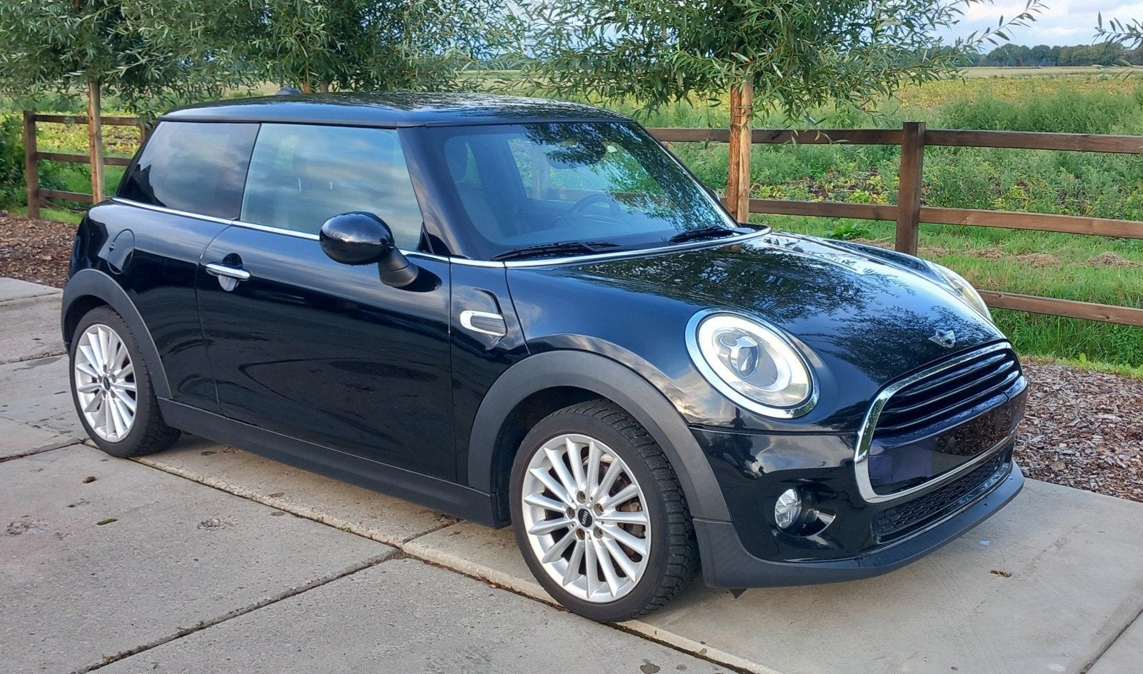 Mini Cooper One  Navi Led Sportpakket, Auto diversen, Schadeauto's, Ophalen, Overige carrosserieën, Zwart, Mini