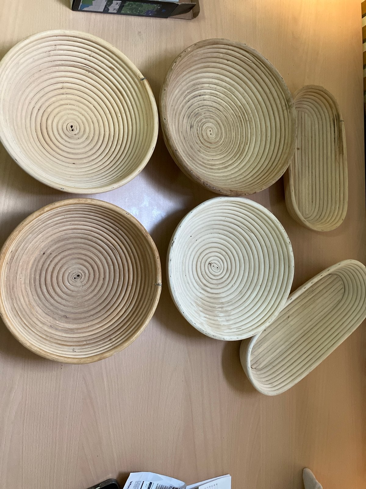 Assortiment 6 broodmandjes rijsmandjes voor zuurdesembrood, Ophalen of Verzenden, Gebruikt
