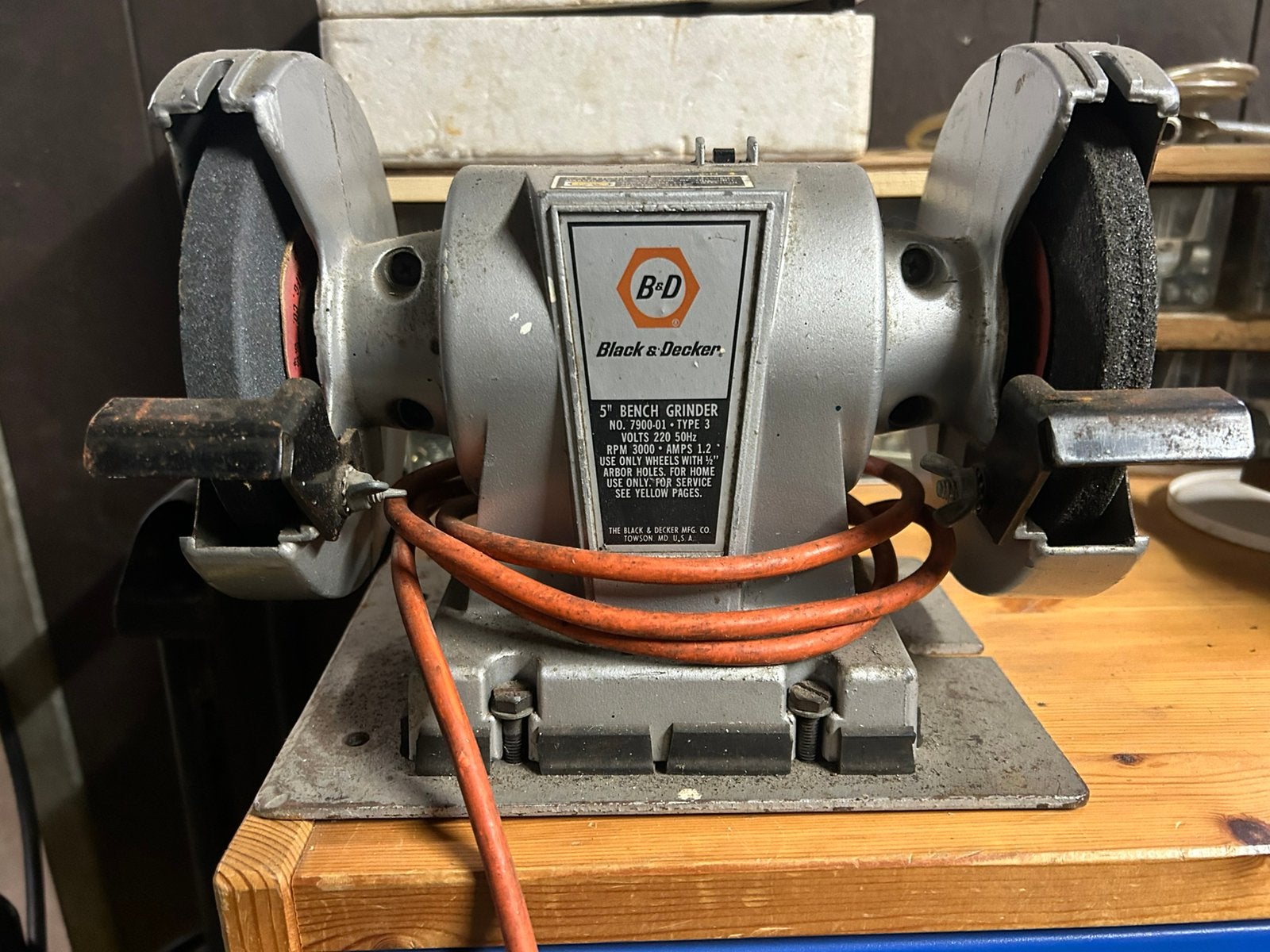 Slijpsteen voor op werkbank, Ophalen, Zo goed als nieuw, Minder dan 700 watt, Werkbankslijpmachine