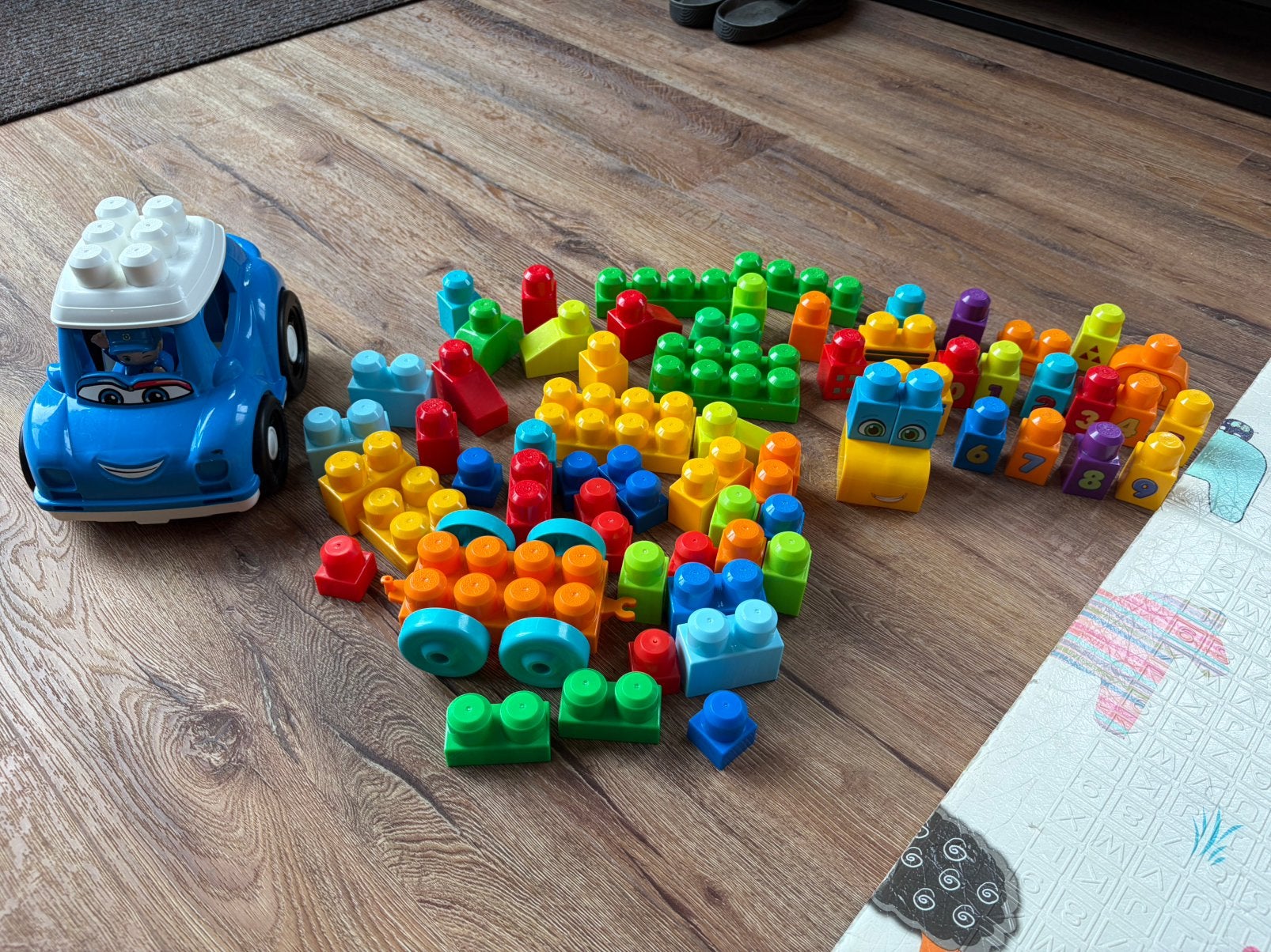 Megablocks beginners bouwblokken en auto, Ophalen, Zo goed als nieuw