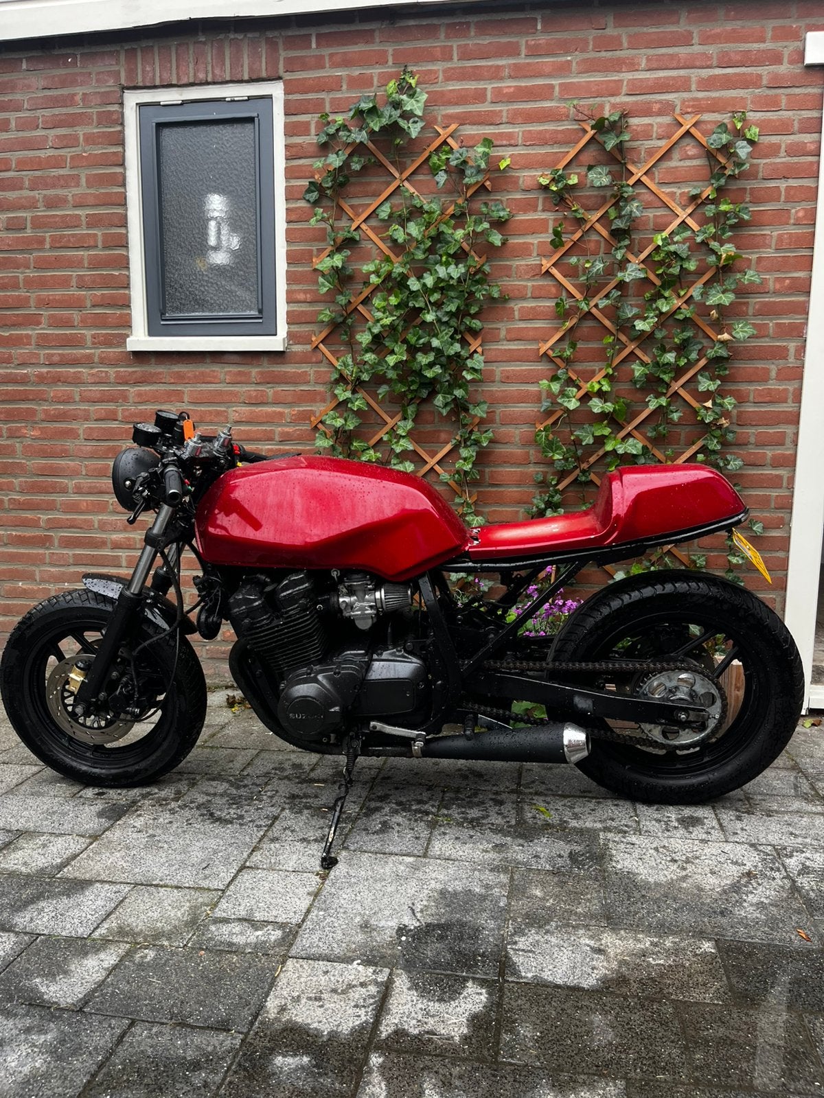 Suzuki gsx 750 cafe racer