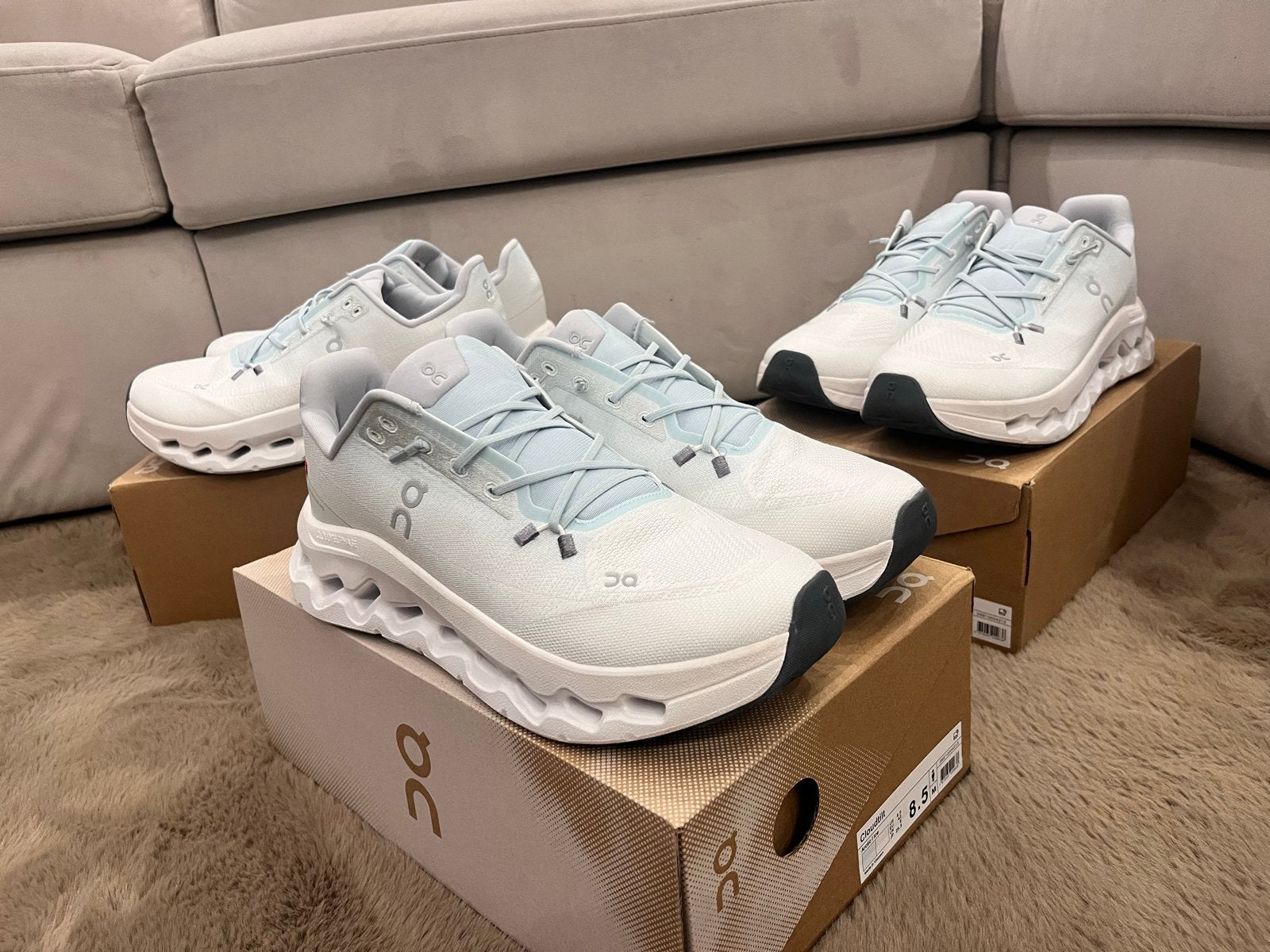 On Cloud Shoennen - Maat 42,43,44 Nieuw in doos, Kleding | Dames, Schoenen, Ophalen of Verzenden, Nieuw, Blauw, Sneakers of Gympen