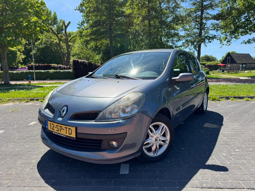 Renault Clio 1.4 116500KM! 98PK 5-DRS 2006 TREKHAAK ELEK. R., Voorwielaandrijving, 4 cilinders, Blauw, 1200 kg