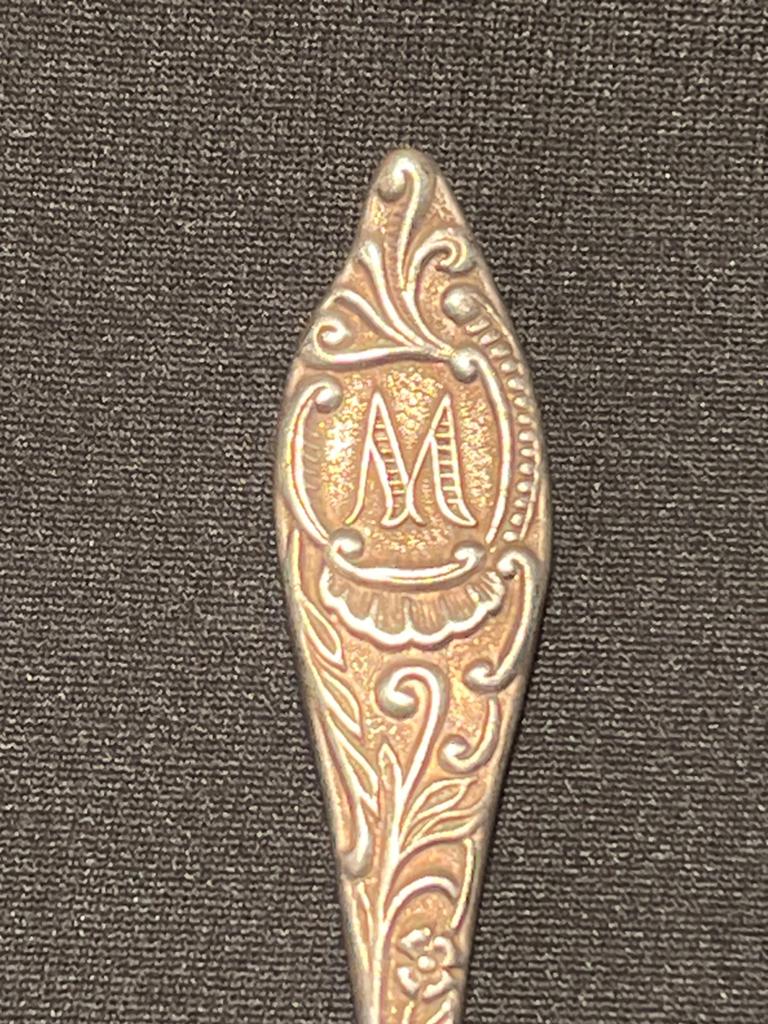 Vintage lepeltje M., Antiek en Kunst, Antiek | Bestek, Ophalen of Verzenden