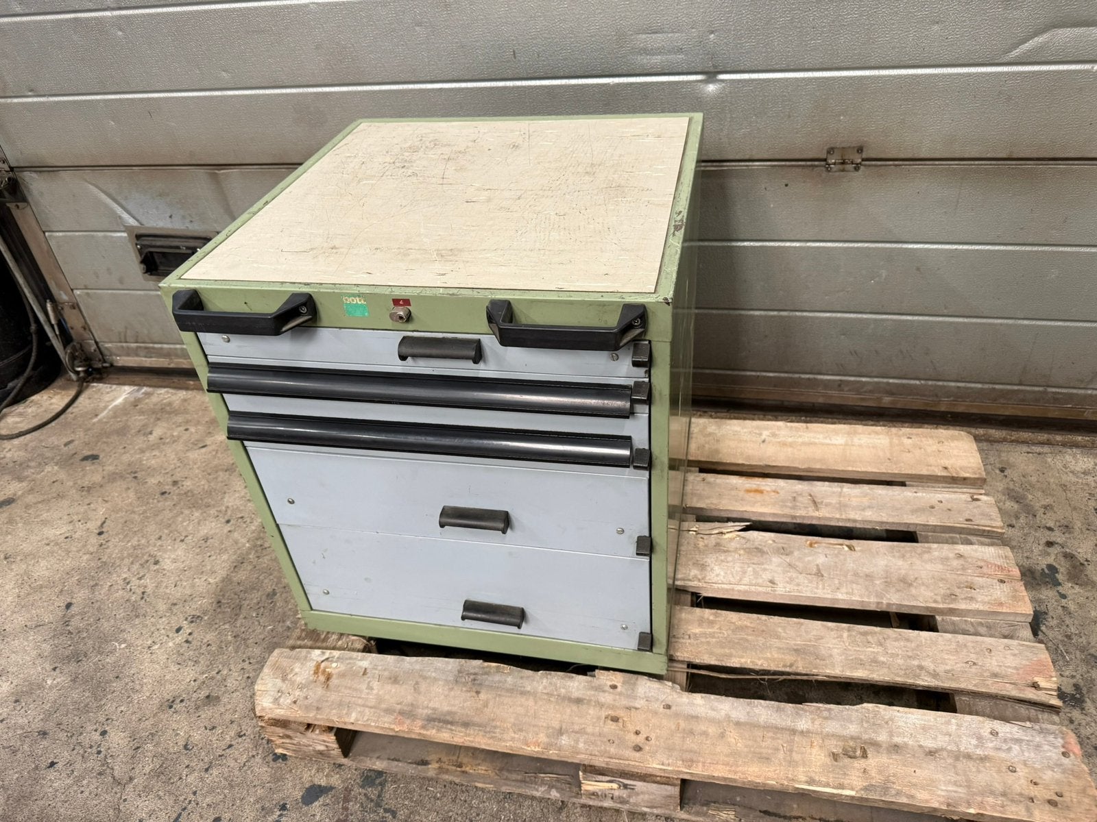 Bott ladenkast, Overige typen, Ophalen of Verzenden, Zo goed als nieuw, 40 tot 60 cm