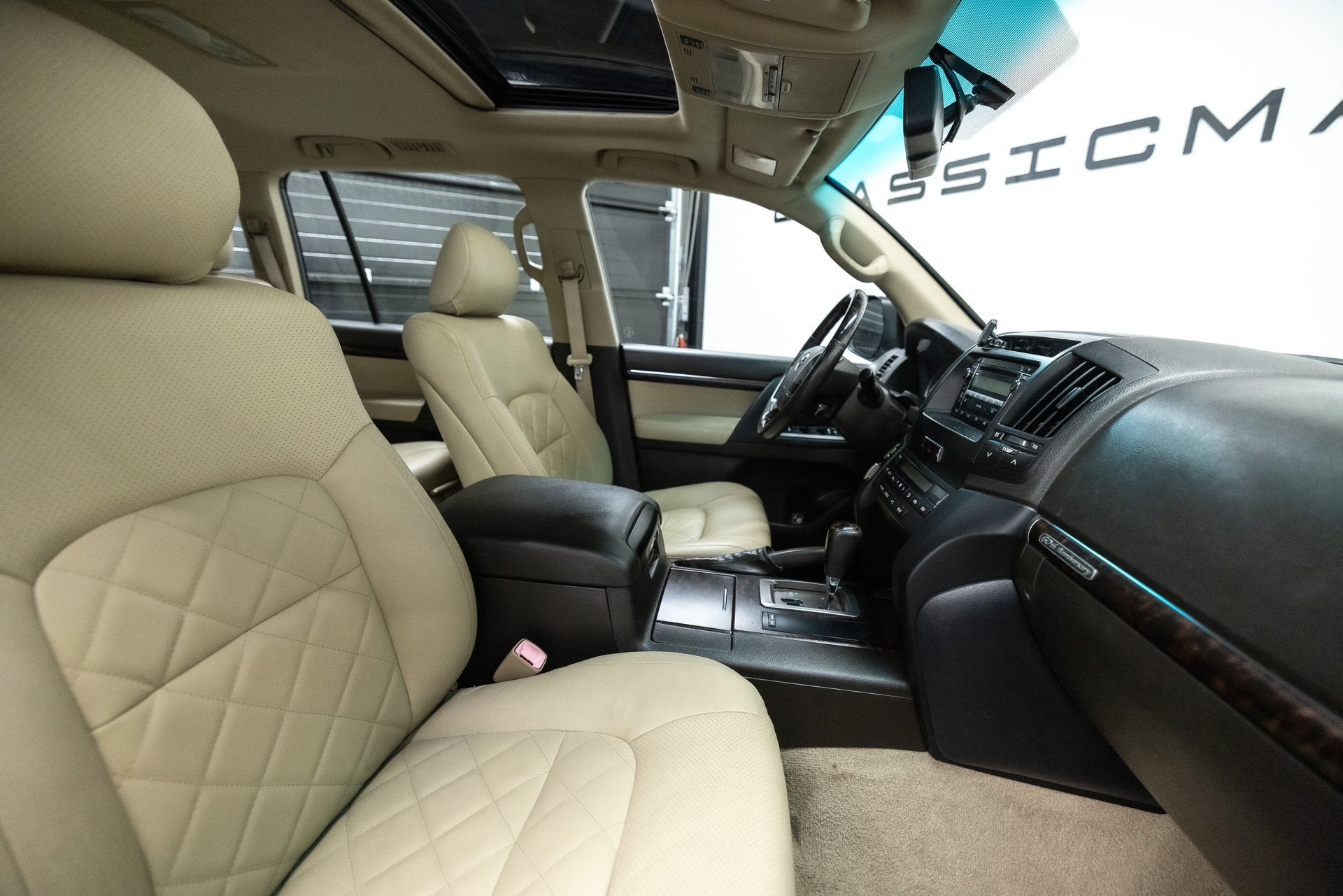 Toyota Land Cruiser 4.0 V6 VVT-i Executive 6 persoonsuitvoer, Auto's, Automaat, Dealer onderhouden, Gebruikt, Beige